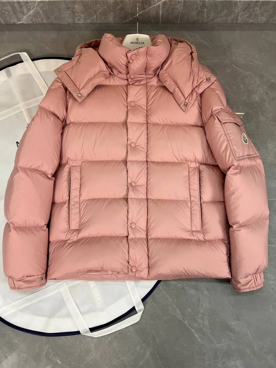 Жіноча куртка - Moncler
